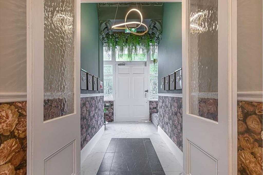 Gorgeous Hyde Park With Lift-elevator Access & View Лондон